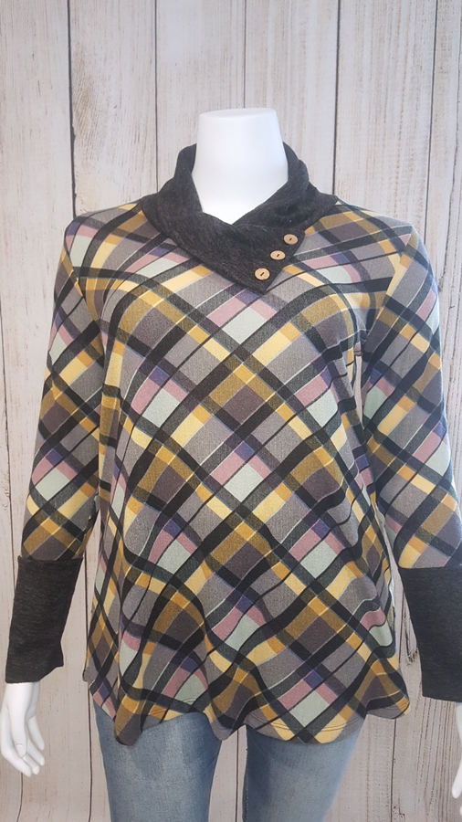 Vanessa Light Weight Plus Size Checked Pullover Sweater | AeyrApparel.com